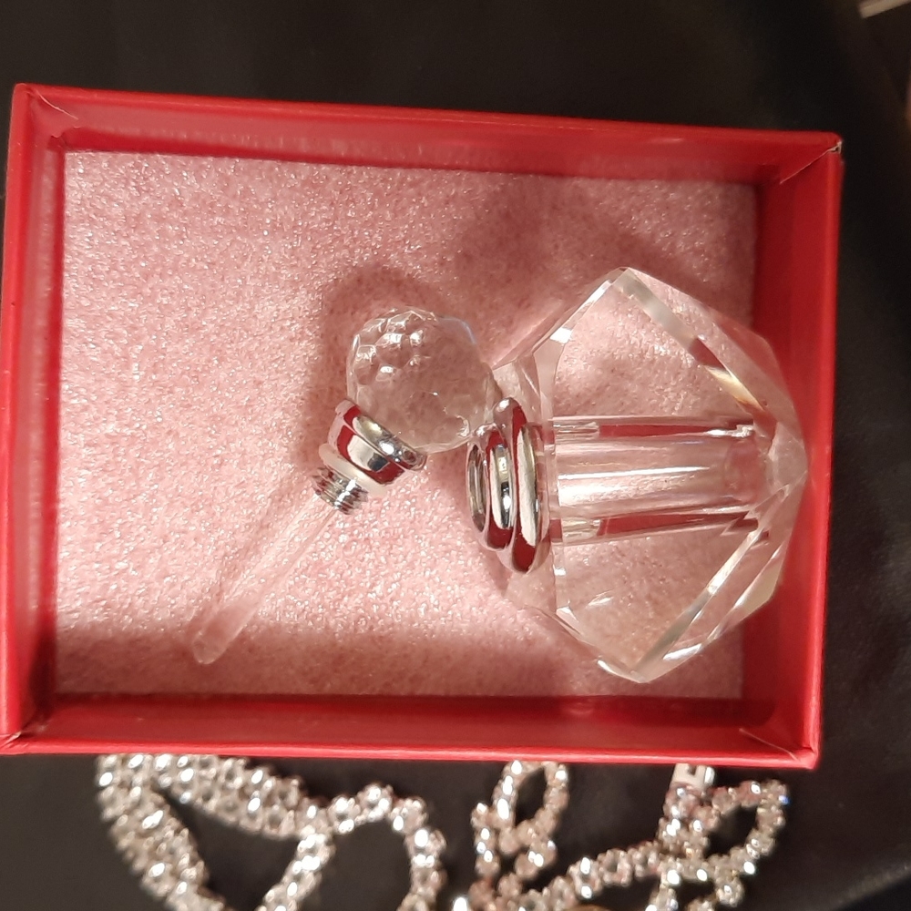 Vintage Perfume Bottle with Dauber NWT - Picture 4 of 5